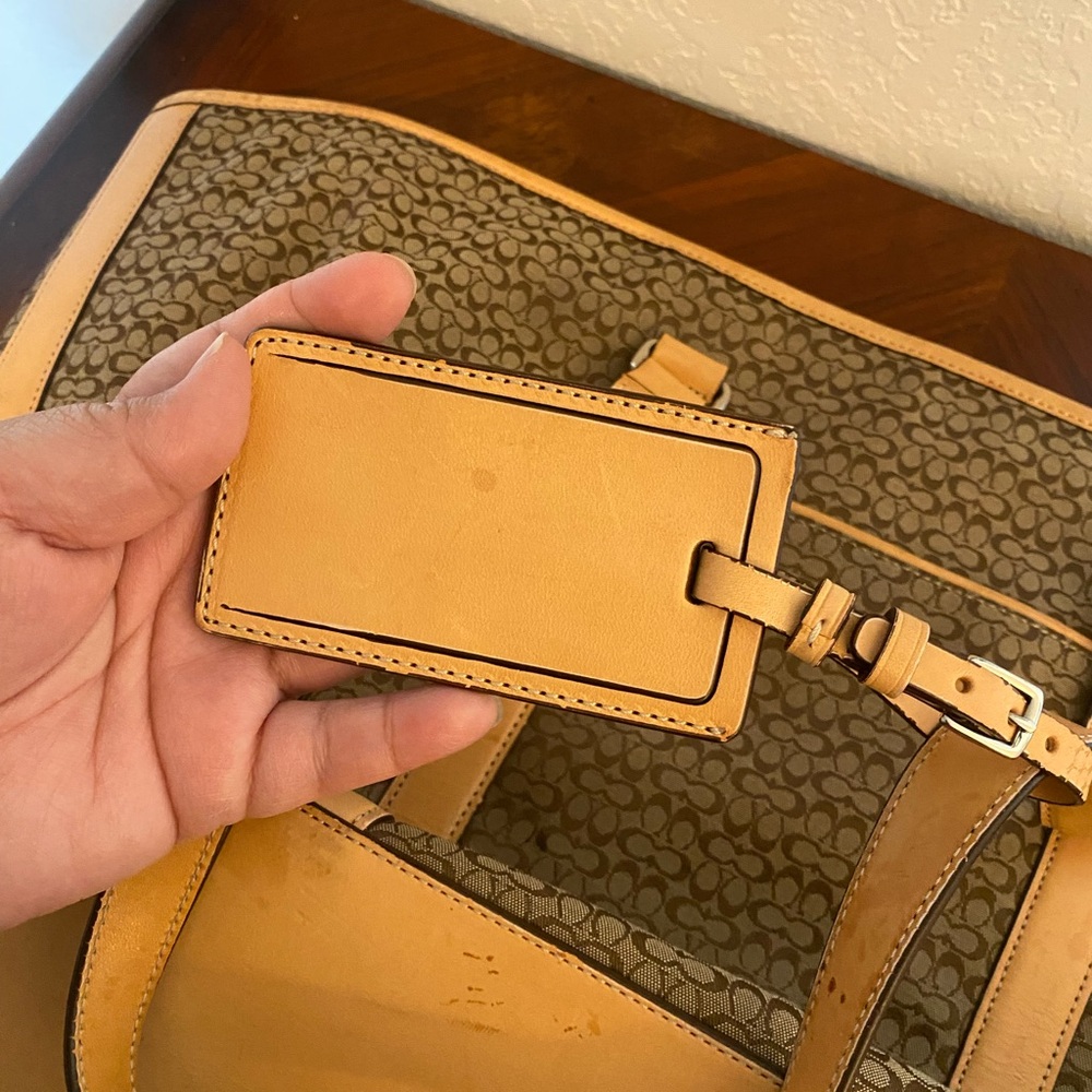 Coach Weekender - Picture 6 of 13